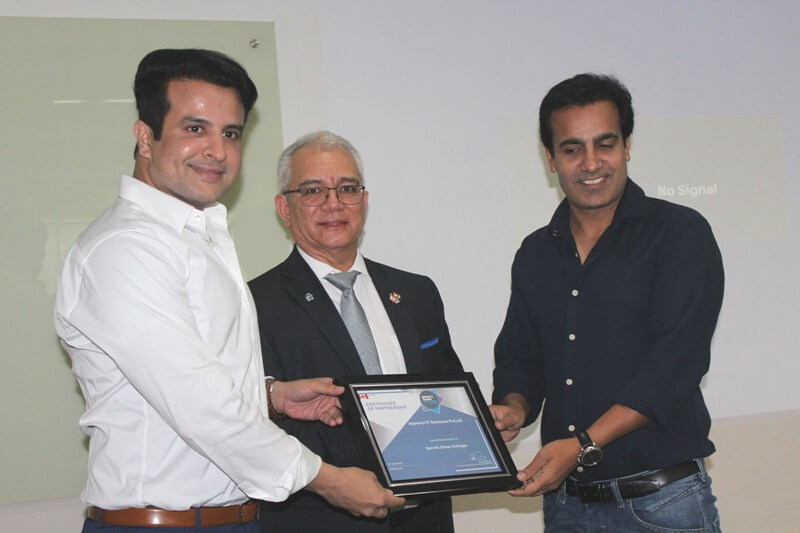 Mohali based Healthcare Smartz signed MoU with Canadian College for Better Nursing Prospects