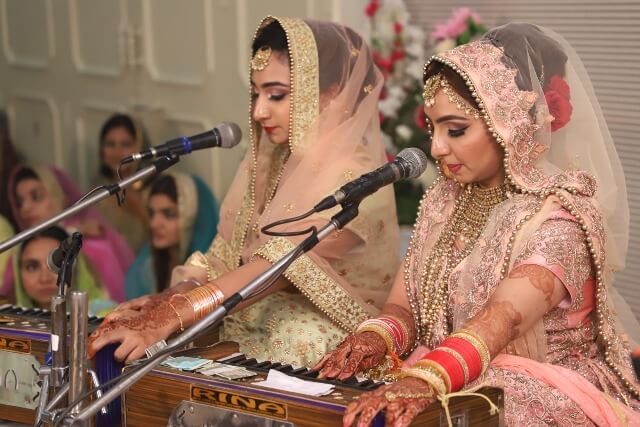 When the bride sings Shabad soon after her wedding & Wadali blesses her