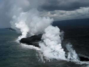 Kilauea volcano erupts, reaches the ocean creating toxic cloud