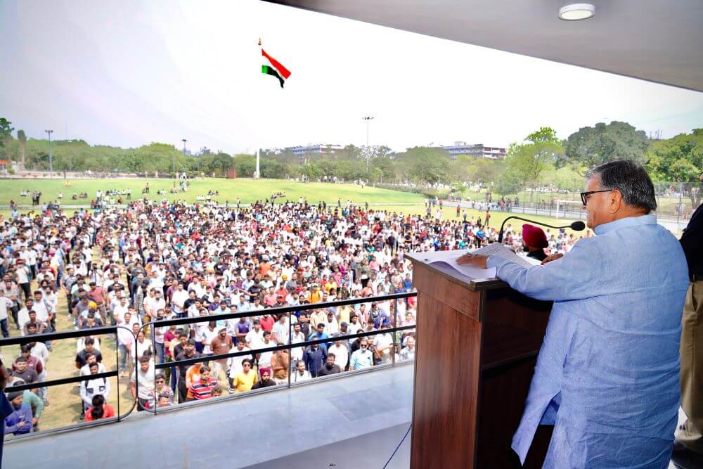 जब देश पुकारे, तो हम तैयार खड़े हों” – Governor Kataria’s Call to the Youth Echoes Across Chandigarh