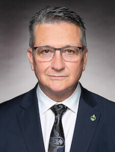 Read more about the article Canada and Ontario investing more than $1.7 million to support honey beekeeping operations