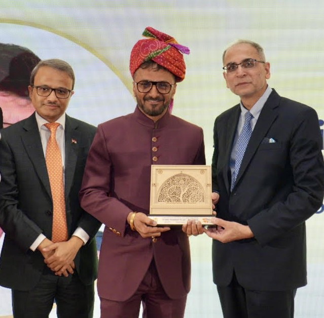 You are currently viewing Saurin Dave Honoured by Indian Ambassador at New York Consulate